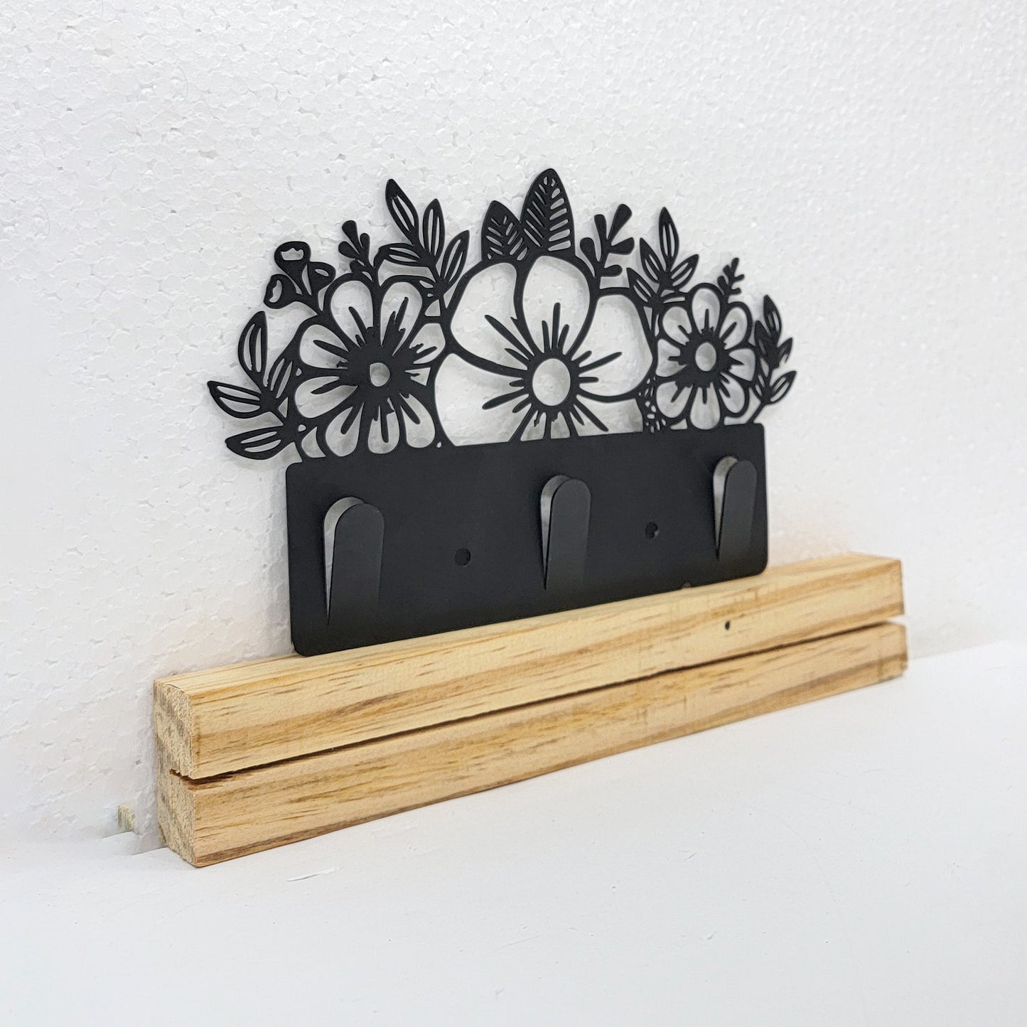 Floral Metal Key Holder Decor